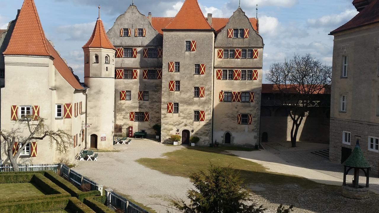 Schlosshotel Harburg Exterior foto